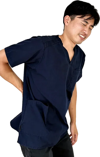 腰に手を当てる人